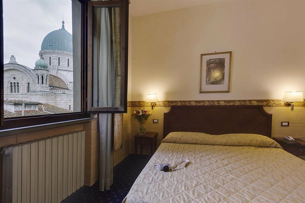 Arizona Hotel Florencia